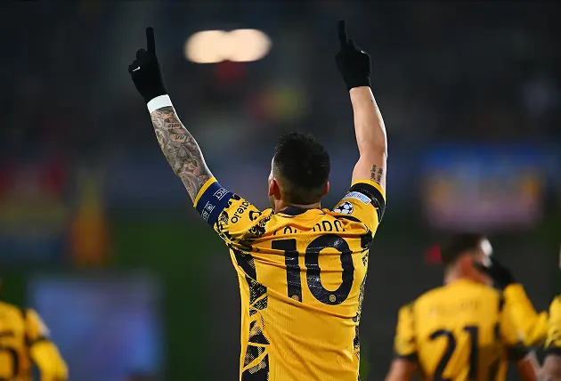 تمريرات طويلة متقنة